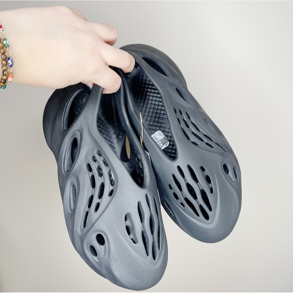 NWB adidas Yeezy Foam RNR - Picture 8 of 9